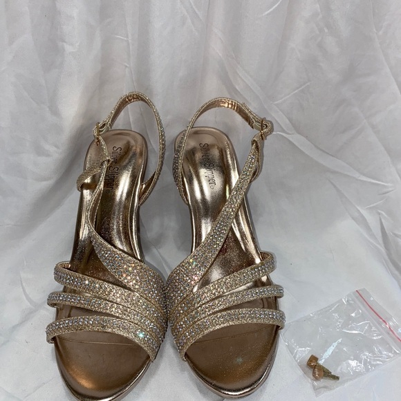 Silver Slipper Size 8 medium - Picture 2 of 2